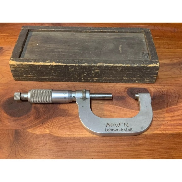 Other - AWN Lehnwerkstatt Micrometer with Wooden Box